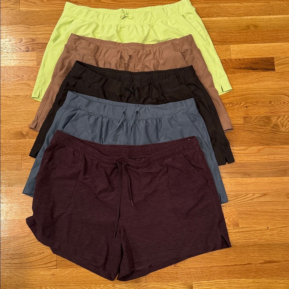 Bundle of 5 old navy athletic shorts with pockets size XXL